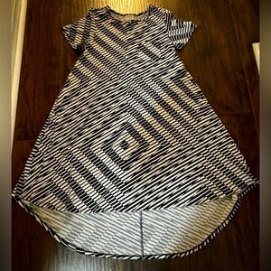XXS Carly- black & white LuLaRoe dress.